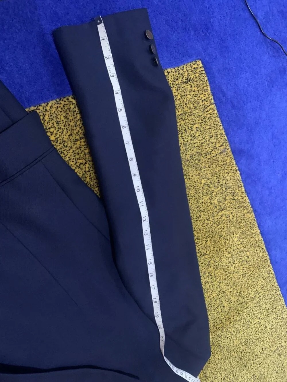 Share Hickey-Freeman Perlis Navy Blazer 42R Pre-Owned